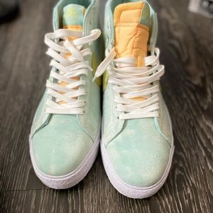 NIKE SB BLAZER “LIGHT DEW” SZ. 11.5